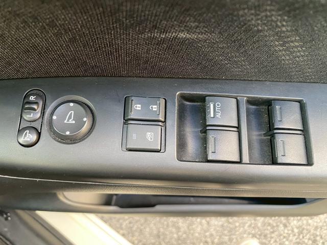 N-BOXカスタム 2トーンカラースタイル G・Aパッケージ ギャザスメモリーナビ ワンセグTV ブルートゥース バックカメラ ETC車載器 左側パワースライドドア ディスチャージヘッドライト フォグランプ ステアリングリモコン 革巻ハンドル ベンチシート(30枚目)