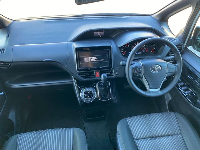 ヴォクシー ZS バックカメラ TVキット 純正ドラレコ 7人乗り ステアリングスイッチ フルセグTV ブルートゥース ビルトインETC クルーズコントロール トヨタセーフティプラス 両側パワースライドドア(16枚目)