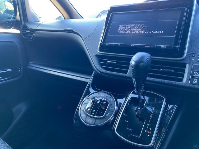 ヴォクシー ZS バックカメラ TVキット 純正ドラレコ 7人乗り ステアリングスイッチ フルセグTV ブルートゥース ビルトインETC クルーズコントロール トヨタセーフティプラス 両側パワースライドドア(22枚目)