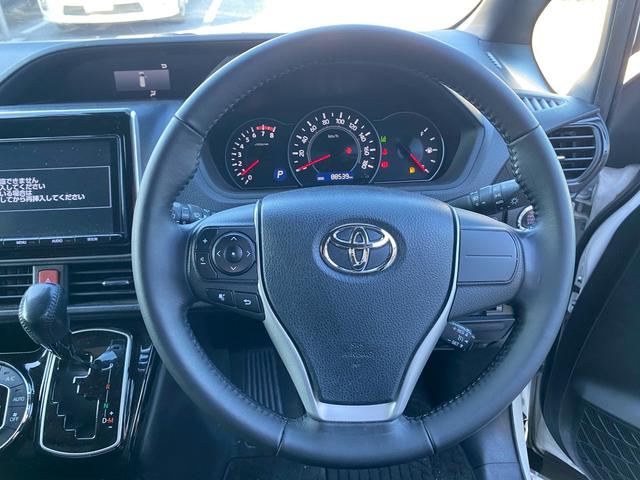 ヴォクシー ZS バックカメラ TVキット 純正ドラレコ 7人乗り ステアリングスイッチ フルセグTV ブルートゥース ビルトインETC クルーズコントロール トヨタセーフティプラス 両側パワースライドドア(25枚目)