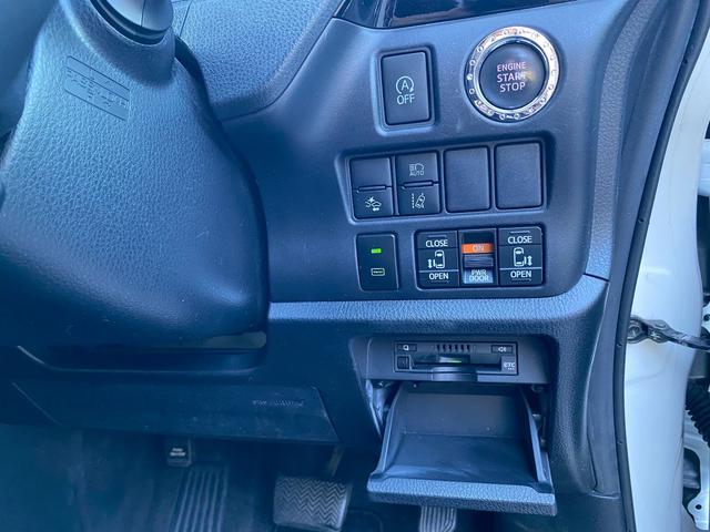 ヴォクシー ZS バックカメラ TVキット 純正ドラレコ 7人乗り ステアリングスイッチ フルセグTV ブルートゥース ビルトインETC クルーズコントロール トヨタセーフティプラス 両側パワースライドドア(30枚目)