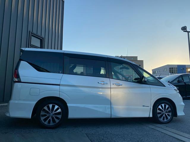 セレナ ハイウェイスター　純正９インチナビ　ブルートゥース　パーキングアシスト　両側パワースライドドア　フルセグＴＶ　パノラマモニター付き　ドライブレコーダー（8枚目）