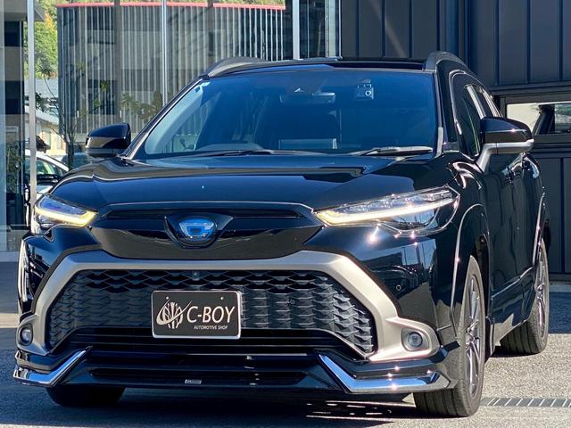 カローラクロス ハイブリッド　Ｚ　純正ディスプレイオーディオ　ナビキット　ブルートゥース　ビルトインＥＴＣ２．０　パノラミックビューモニター　運転席パワーシート　前席シートヒーター　パノラミックガラスルーフ　プリクラッシュセーフティ（5枚目）