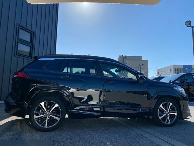 カローラクロス ハイブリッド　Ｚ　純正ディスプレイオーディオ　ナビキット　ブルートゥース　ビルトインＥＴＣ２．０　パノラミックビューモニター　運転席パワーシート　前席シートヒーター　パノラミックガラスルーフ　プリクラッシュセーフティ（8枚目）