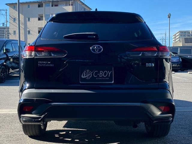 カローラクロス ハイブリッド　Ｚ　純正ディスプレイオーディオ　ナビキット　ブルートゥース　ビルトインＥＴＣ２．０　パノラミックビューモニター　運転席パワーシート　前席シートヒーター　パノラミックガラスルーフ　プリクラッシュセーフティ（10枚目）