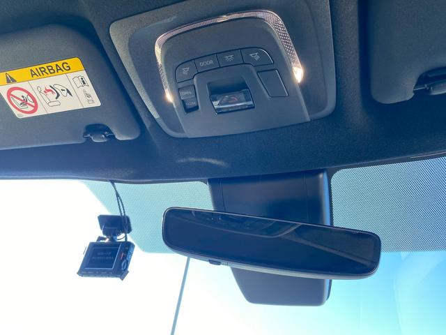 カローラクロス ハイブリッド　Ｚ　純正ディスプレイオーディオ　ナビキット　ブルートゥース　ビルトインＥＴＣ２．０　パノラミックビューモニター　運転席パワーシート　前席シートヒーター　パノラミックガラスルーフ　プリクラッシュセーフティ（24枚目）