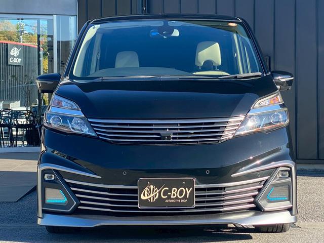 セレナ ライダー　オーテック３０ｔｈアニバーサリー　純正９インチＳＤナビ　フルセグ地デジＴＶ　ブルートゥース　アラウンドビューモニター　純正フリップダウンモニター　ホワイトレタータイヤ　シートヒーター　社外コンビハンドル　エマージェンシーブレーキ（6枚目）