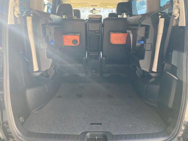 セレナ ライダー　オーテック３０ｔｈアニバーサリー　純正９インチＳＤナビ　フルセグ地デジＴＶ　ブルートゥース　アラウンドビューモニター　純正フリップダウンモニター　ホワイトレタータイヤ　シートヒーター　社外コンビハンドル　エマージェンシーブレーキ（14枚目）