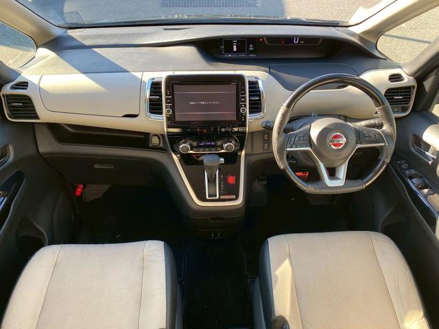 セレナ ライダー　オーテック３０ｔｈアニバーサリー　純正９インチＳＤナビ　フルセグ地デジＴＶ　ブルートゥース　アラウンドビューモニター　純正フリップダウンモニター　ホワイトレタータイヤ　シートヒーター　社外コンビハンドル　エマージェンシーブレーキ（16枚目）