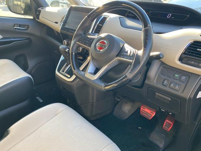 セレナ ライダー　オーテック３０ｔｈアニバーサリー　純正９インチＳＤナビ　フルセグ地デジＴＶ　ブルートゥース　アラウンドビューモニター　純正フリップダウンモニター　ホワイトレタータイヤ　シートヒーター　社外コンビハンドル　エマージェンシーブレーキ（35枚目）