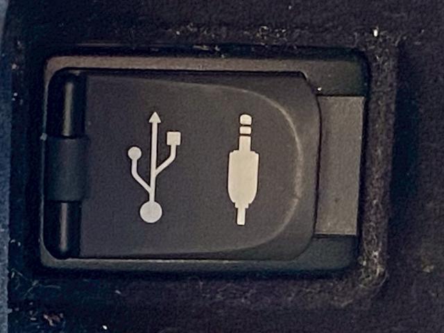 クラウンハイブリッド アスリートＳ　純正ＳＤマルチ　黒革パワーシート　シートエアコン　フルセグ地デジＴＶ　ブルートゥース　ブルーレイ再生　プリクラッシュセーフティ　レーダークルーズコントロール　ビルトインＥＴＣ　バックカメラ（23枚目）