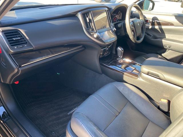 クラウンハイブリッド アスリートＳ　純正ＳＤマルチ　黒革パワーシート　シートエアコン　フルセグ地デジＴＶ　ブルートゥース　ブルーレイ再生　プリクラッシュセーフティ　レーダークルーズコントロール　ビルトインＥＴＣ　バックカメラ（37枚目）