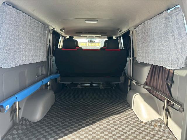 ハイエースバン ロングスーパーＧＬ　純正７インチナビ　バックカメラ　ＤＶＤ再生可　社外シートカバー　フルセグＴＶ　ＥＴＣ　ＡＣ１００Ｖ　フロアカーペット　社外エアロ（14枚目）