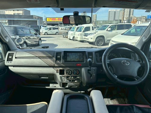 ハイエースバン ロングスーパーＧＬ　純正７インチナビ　バックカメラ　ＤＶＤ再生可　社外シートカバー　フルセグＴＶ　ＥＴＣ　ＡＣ１００Ｖ　フロアカーペット　社外エアロ（16枚目）