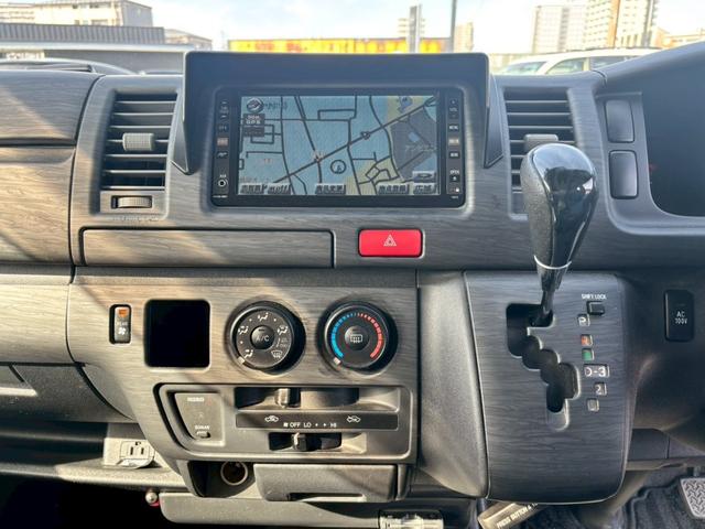 ハイエースバン ロングスーパーＧＬ　純正７インチナビ　バックカメラ　ＤＶＤ再生可　社外シートカバー　フルセグＴＶ　ＥＴＣ　ＡＣ１００Ｖ　フロアカーペット　社外エアロ（21枚目）