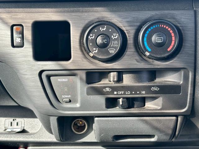 ハイエースバン ロングスーパーＧＬ　純正７インチナビ　バックカメラ　ＤＶＤ再生可　社外シートカバー　フルセグＴＶ　ＥＴＣ　ＡＣ１００Ｖ　フロアカーペット　社外エアロ（22枚目）