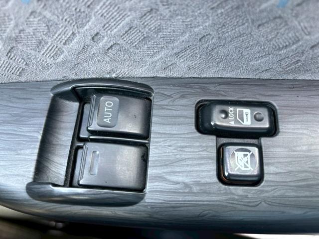 ハイエースバン ロングスーパーＧＬ　純正７インチナビ　バックカメラ　ＤＶＤ再生可　社外シートカバー　フルセグＴＶ　ＥＴＣ　ＡＣ１００Ｖ　フロアカーペット　社外エアロ（29枚目）