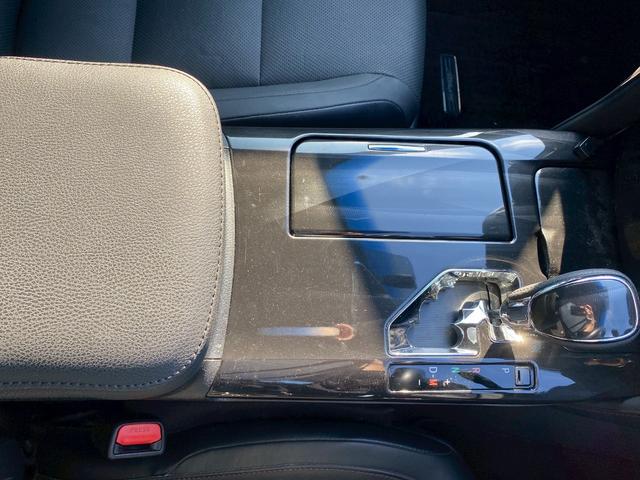 クラウン アスリートＳ　純正ナビ　フルセグＴＶ　ＴＶキット　ビルトインＥＴＣ　クルーズコントロール　車高調　モデリスタフロント・リア・エアロ　バックカメラ　ブルートゥース　パドルシフト　サンルーフ　パワーシート（22枚目）