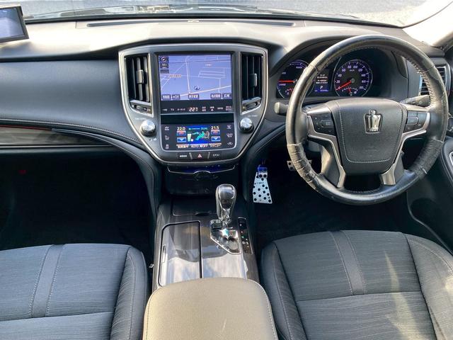 クラウンハイブリッド アスリートＳ　純正ナビ　フルセグＴＶ　ミラー型ドラレコ　ビルトインＥＴＣ　サンルーフ　バックカメラ　ブルートゥース　社外サイドカメラ　クルーズコントロール　パワーシート　４本出しマフラー（16枚目）