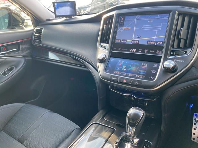 クラウンハイブリッド アスリートＳ　純正ナビ　フルセグＴＶ　ミラー型ドラレコ　ビルトインＥＴＣ　サンルーフ　バックカメラ　ブルートゥース　社外サイドカメラ　クルーズコントロール　パワーシート　４本出しマフラー（21枚目）