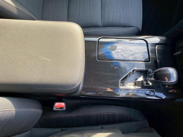 クラウンハイブリッド アスリートＳ　純正ナビ　フルセグＴＶ　ミラー型ドラレコ　ビルトインＥＴＣ　サンルーフ　バックカメラ　ブルートゥース　社外サイドカメラ　クルーズコントロール　パワーシート　４本出しマフラー（22枚目）