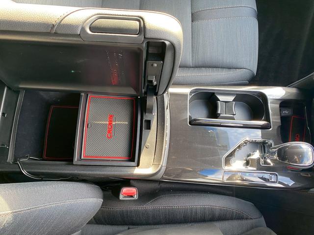 クラウンハイブリッド アスリートＳ　純正ナビ　フルセグＴＶ　ミラー型ドラレコ　ビルトインＥＴＣ　サンルーフ　バックカメラ　ブルートゥース　社外サイドカメラ　クルーズコントロール　パワーシート　４本出しマフラー（23枚目）