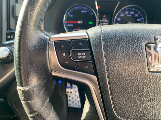 クラウンハイブリッド アスリートＳ　純正ナビ　フルセグＴＶ　ミラー型ドラレコ　ビルトインＥＴＣ　サンルーフ　バックカメラ　ブルートゥース　社外サイドカメラ　クルーズコントロール　パワーシート　４本出しマフラー（25枚目）