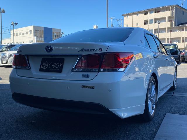 クラウンハイブリッド アスリートＳ　プリクラッシュセーフティ　レーダークルーズコントロール　クリアランスソナー　パワーシート　シートヒーター　ステアリングヒーター　ステアリモコン　ＵＳＢ入力　ビルトインＥＴＣ　ディスチャージヘッドライト（9枚目）