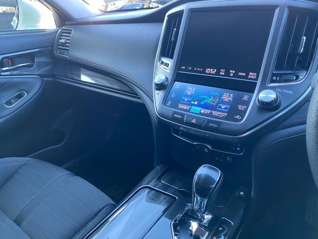 クラウンハイブリッド アスリートＳ　プリクラッシュセーフティ　レーダークルーズコントロール　クリアランスソナー　パワーシート　シートヒーター　ステアリングヒーター　ステアリモコン　ＵＳＢ入力　ビルトインＥＴＣ　ディスチャージヘッドライト（19枚目）