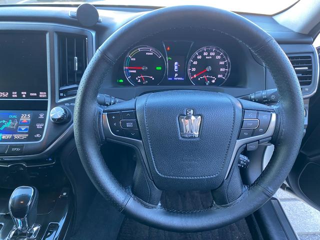 クラウンハイブリッド アスリートＳ　プリクラッシュセーフティ　レーダークルーズコントロール　クリアランスソナー　パワーシート　シートヒーター　ステアリングヒーター　ステアリモコン　ＵＳＢ入力　ビルトインＥＴＣ　ディスチャージヘッドライト（22枚目）