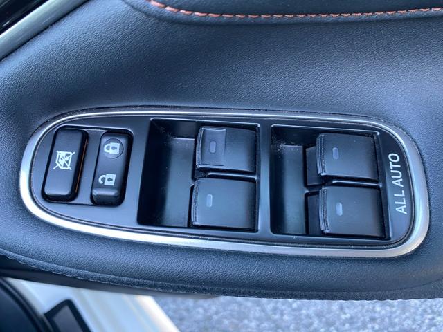 クラウンハイブリッド アスリートＳ　プリクラッシュセーフティ　レーダークルーズコントロール　クリアランスソナー　パワーシート　シートヒーター　ステアリングヒーター　ステアリモコン　ＵＳＢ入力　ビルトインＥＴＣ　ディスチャージヘッドライト（31枚目）