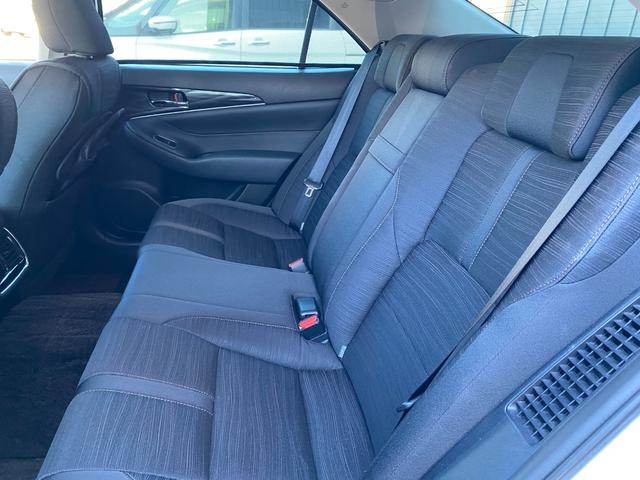 クラウンハイブリッド アスリートＳ　プリクラッシュセーフティ　レーダークルーズコントロール　クリアランスソナー　パワーシート　シートヒーター　ステアリングヒーター　ステアリモコン　ＵＳＢ入力　ビルトインＥＴＣ　ディスチャージヘッドライト（40枚目）