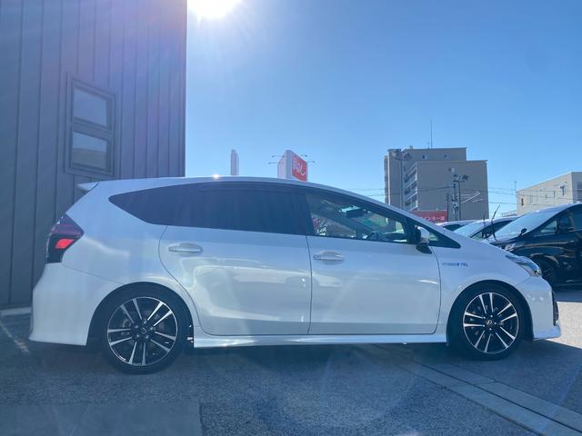 プリウスアルファ Ｓツーリングセレクション・Ｇ’ｓ　純正８インチＳＤナビ　フルセグ地デジＴＶ　ブルートゥース　ビルトインＥＴＣ　バックカメラ　ハーフレザーシート　革巻ハンドル　ＬＥＤヘッドライト　前後フォグランプ　ミラー型ドライブレコーダー（8枚目）