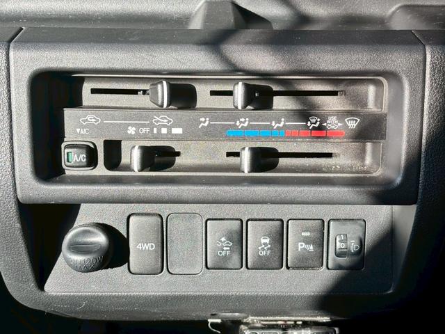 ハイゼットトラック ジャンボSAIIIt 純正6.8インチディスプレイオーディオ ブルートゥース ETC車載器 スマートアシストIII アッパーメンバーガード クリアランスソナー 荷台ゴムマット 4WD キーレス LEDヘッドライト(22枚目)