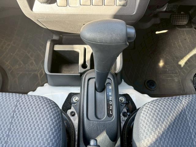 ハイゼットトラック ジャンボSAIIIt 純正6.8インチディスプレイオーディオ ブルートゥース ETC車載器 スマートアシストIII アッパーメンバーガード クリアランスソナー 荷台ゴムマット 4WD キーレス LEDヘッドライト(23枚目)