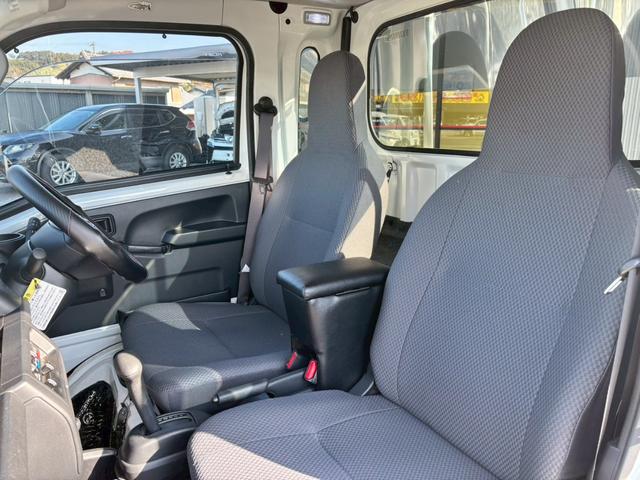 ハイゼットトラック ジャンボSAIIIt 純正6.8インチディスプレイオーディオ ブルートゥース ETC車載器 スマートアシストIII アッパーメンバーガード クリアランスソナー 荷台ゴムマット 4WD キーレス LEDヘッドライト(34枚目)