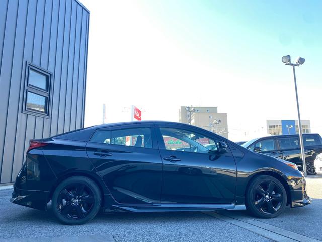 プリウス Sツーリングセレクション・ブラックエディション 純正9インチSDナビ フルセグ地デジTV ブルートゥース パノラミックビューパッケージ モデリスタエアロキット プリクラッシュセーフティ レーダークルーズコントロール ソフトレザーシート トノカバー(8枚目)