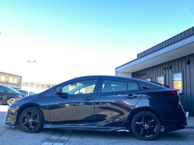 プリウス Sツーリングセレクション・ブラックエディション 純正9インチSDナビ フルセグ地デジTV ブルートゥース パノラミックビューパッケージ モデリスタエアロキット プリクラッシュセーフティ レーダークルーズコントロール ソフトレザーシート トノカバー(12枚目)