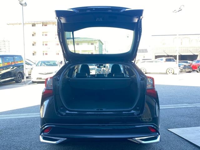 プリウス Sツーリングセレクション・ブラックエディション 純正9インチSDナビ フルセグ地デジTV ブルートゥース パノラミックビューパッケージ モデリスタエアロキット プリクラッシュセーフティ レーダークルーズコントロール ソフトレザーシート トノカバー(13枚目)