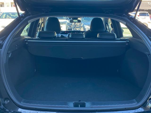 プリウス Sツーリングセレクション・ブラックエディション 純正9インチSDナビ フルセグ地デジTV ブルートゥース パノラミックビューパッケージ モデリスタエアロキット プリクラッシュセーフティ レーダークルーズコントロール ソフトレザーシート トノカバー(14枚目)