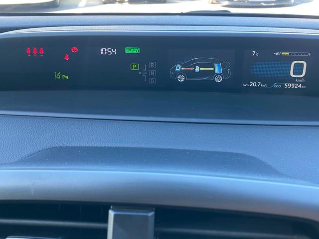 プリウス Sツーリングセレクション・ブラックエディション 純正9インチSDナビ フルセグ地デジTV ブルートゥース パノラミックビューパッケージ モデリスタエアロキット プリクラッシュセーフティ レーダークルーズコントロール ソフトレザーシート トノカバー(17枚目)