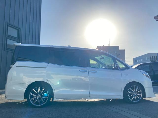 エスクァイア ハイブリッドGi アルパイン10インチナビ フルセグ地デジTV ブルートゥース バックカメラ ビルトインETC 純正エアロ ローダウン アルパインフリップダウンモニター ソフトレザーシート 置くだけ充電 シートヒーター(8枚目)