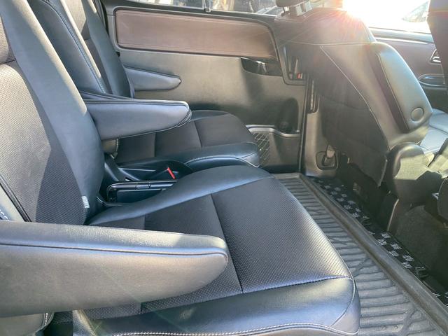 エスクァイア ハイブリッドGi アルパイン10インチナビ フルセグ地デジTV ブルートゥース バックカメラ ビルトインETC 純正エアロ ローダウン アルパインフリップダウンモニター ソフトレザーシート 置くだけ充電 シートヒーター(39枚目)