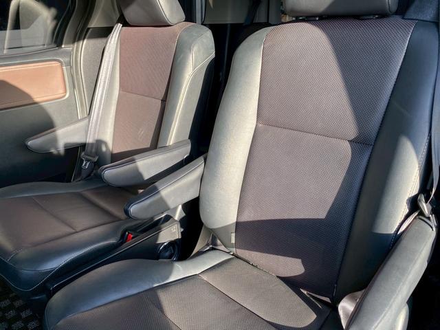 エスクァイア ハイブリッドGi アルパイン10インチナビ フルセグ地デジTV ブルートゥース バックカメラ ビルトインETC 純正エアロ ローダウン アルパインフリップダウンモニター ソフトレザーシート 置くだけ充電 シートヒーター(42枚目)