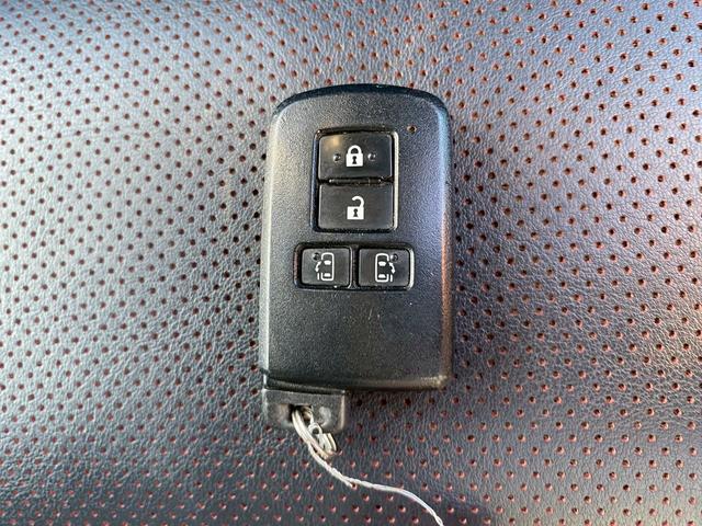 エスクァイア ハイブリッドGi アルパイン10インチナビ フルセグ地デジTV ブルートゥース バックカメラ ビルトインETC 純正エアロ ローダウン アルパインフリップダウンモニター ソフトレザーシート 置くだけ充電 シートヒーター(46枚目)