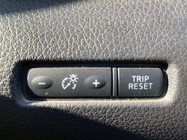 エクストレイル 20XブラクエクストリーマXエマージェンシブレーキP 純正8インチSDナビ フルセグ地デジTV ブルートゥース バックカメラ ビルトインETC カブロンシート シートヒーター 7人乗り エマージェンシーブレーキ アイドリングストップ LEDヘッドライト(26枚目)