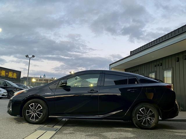 プリウス Sセーフティプラス ワンオーナー 純正SDナビ ワンセグTV ブルートゥース バックカメラ プリクラッシュセーフティ レーダークルーズコントロール クリアランスソナー ビルトインETC パーキングアシスト 革巻ハンドル(12枚目)