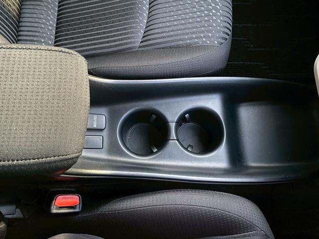 プリウス Sセーフティプラス ワンオーナー 純正SDナビ ワンセグTV ブルートゥース バックカメラ プリクラッシュセーフティ レーダークルーズコントロール クリアランスソナー ビルトインETC パーキングアシスト 革巻ハンドル(22枚目)