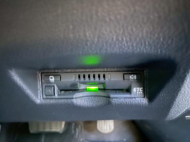 プリウス Sセーフティプラス ワンオーナー 純正SDナビ ワンセグTV ブルートゥース バックカメラ プリクラッシュセーフティ レーダークルーズコントロール クリアランスソナー ビルトインETC パーキングアシスト 革巻ハンドル(28枚目)