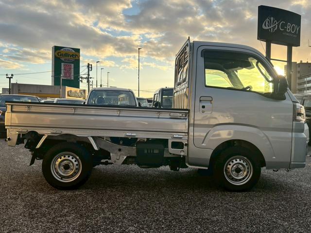 ハイゼットトラック エクストラ　４ＷＤ　スマートエントリー＆プッシュスタート　ＣＤチューナー　スマートアシスト　パワーウィンドウ　コーナーセンサー　ＬＥＤヘッドライト　アイドリングストップ　電動格納式ドアミラー　荷台ライト（8枚目）